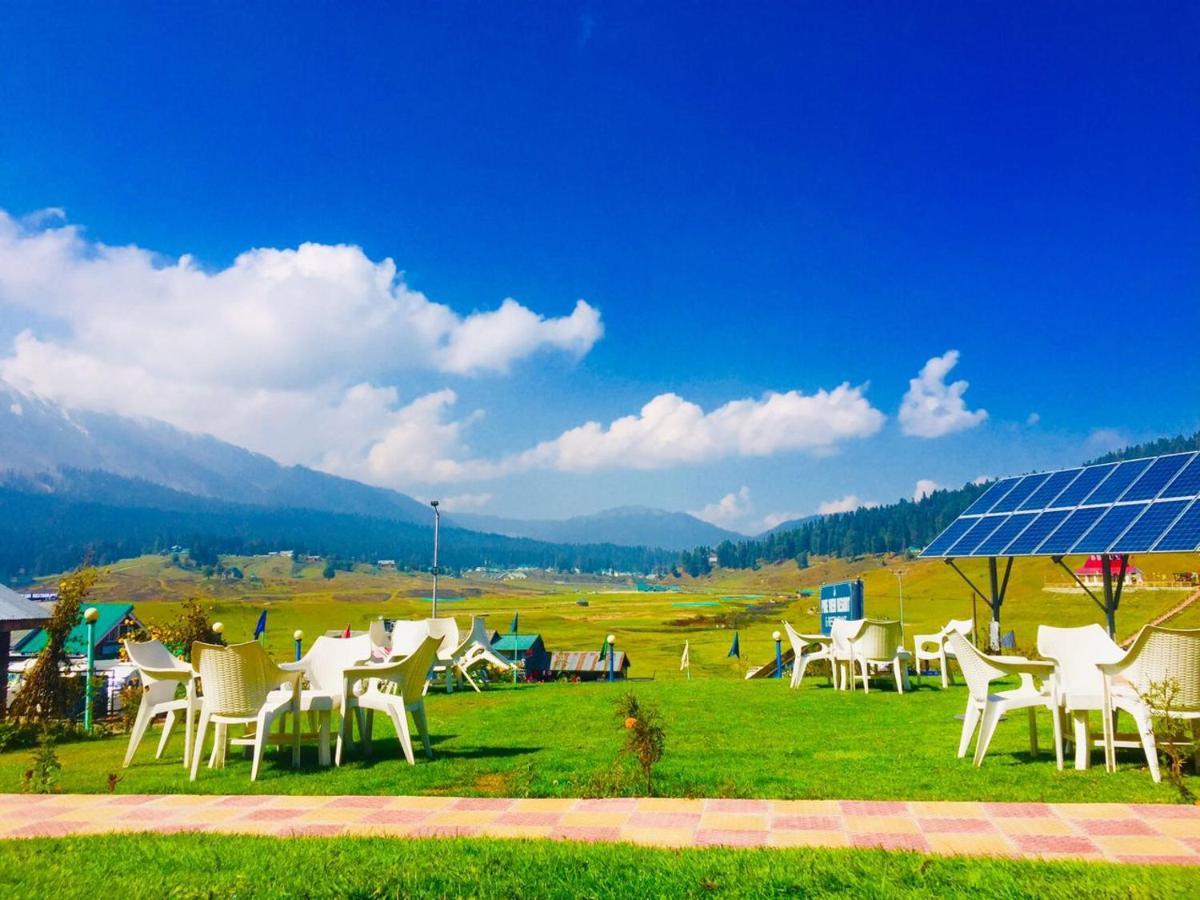 Pine View Resort Gulmarg Eksteriør billede