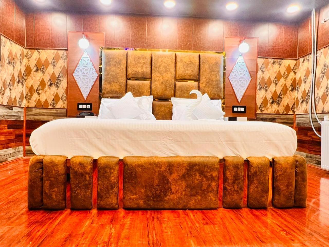 Pine View Resort Gulmarg Eksteriør billede