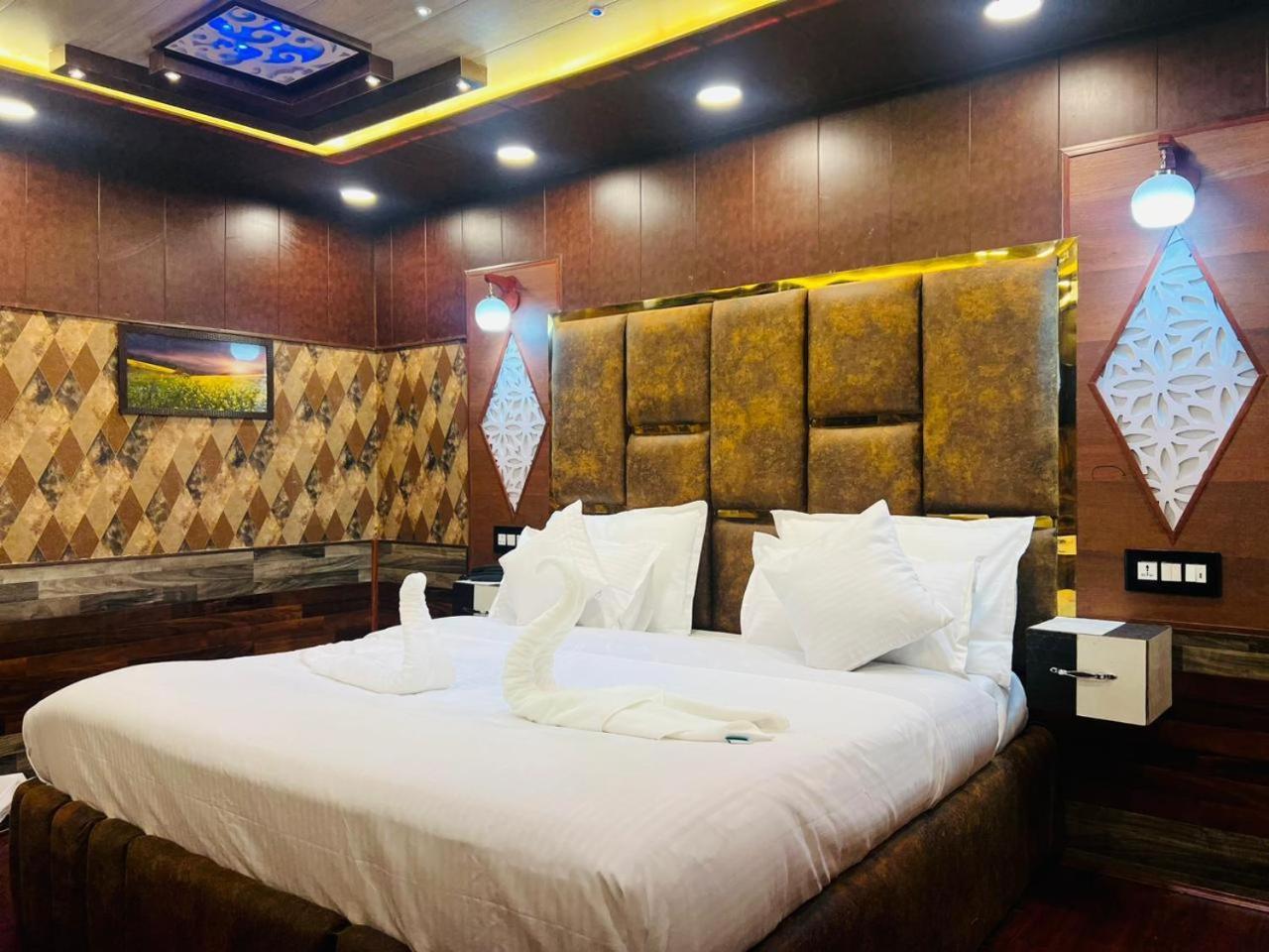 Pine View Resort Gulmarg Eksteriør billede