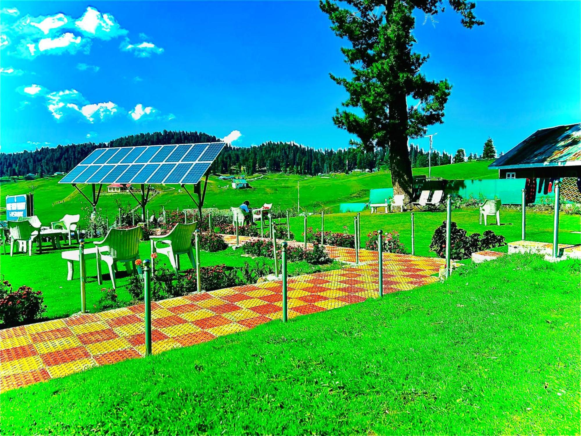 Pine View Resort Gulmarg Eksteriør billede