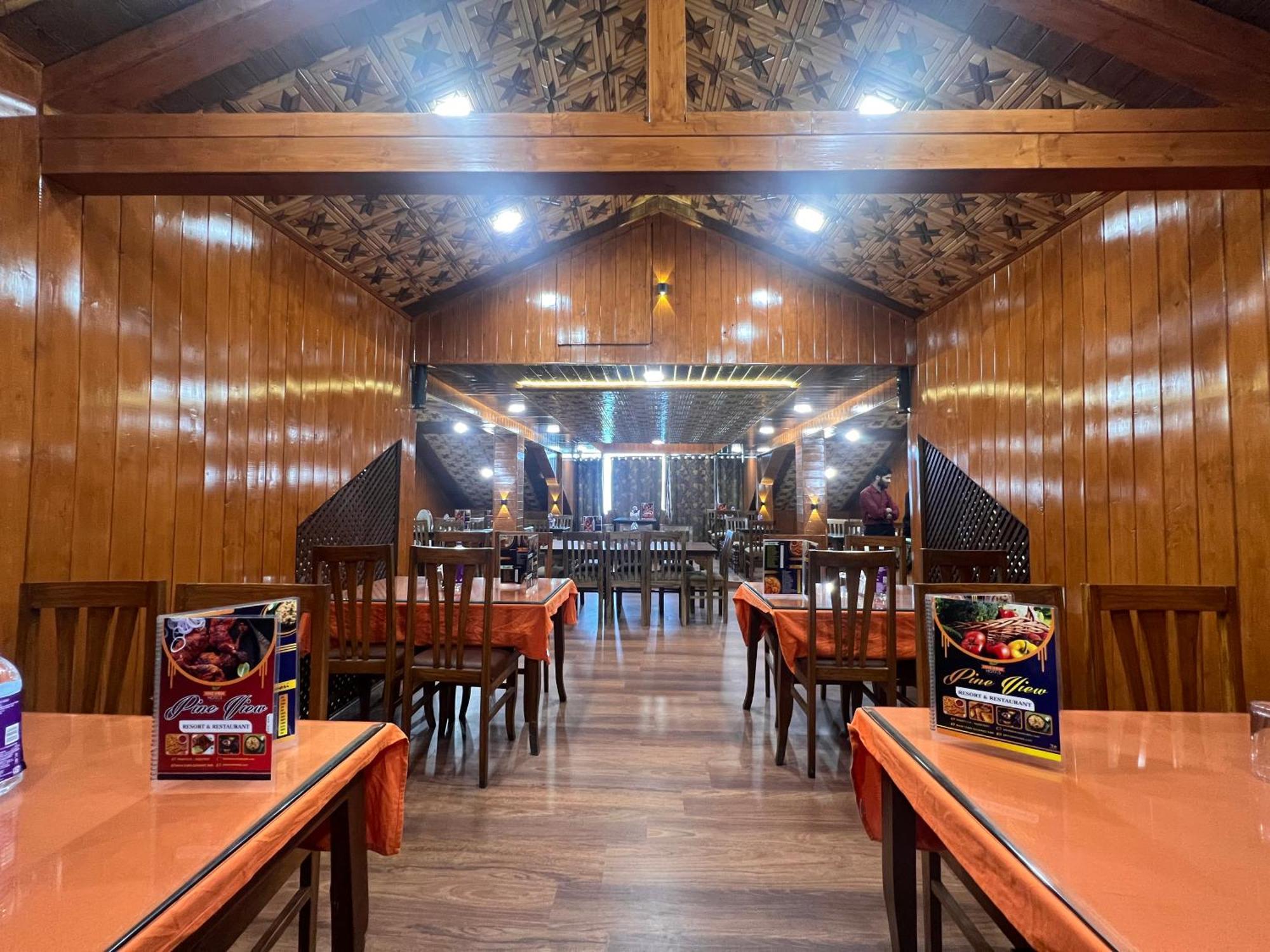 Pine View Resort Gulmarg Eksteriør billede