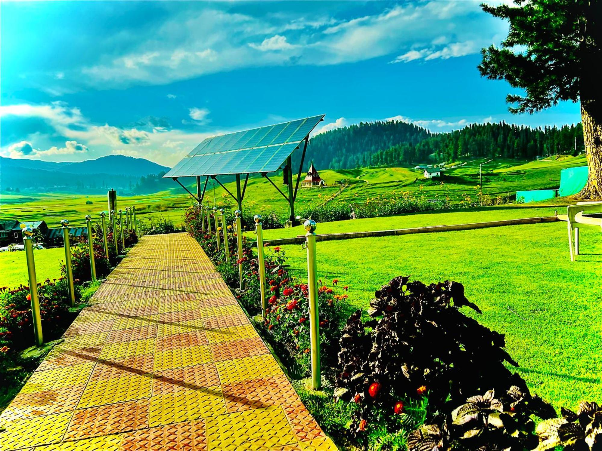 Pine View Resort Gulmarg Eksteriør billede